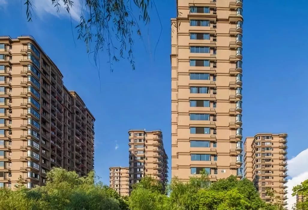 现在高层2楼真的不能买吗,高层住宅的2楼值得买吗