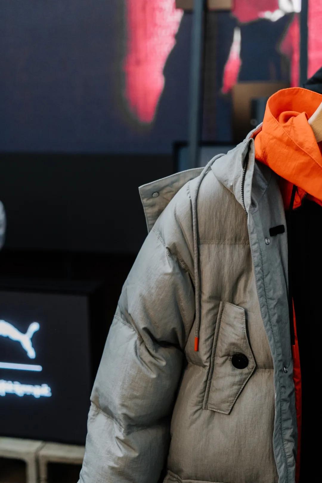 悄悄地说!我们和一众潮人被带去了个神秘空间,里面居然…