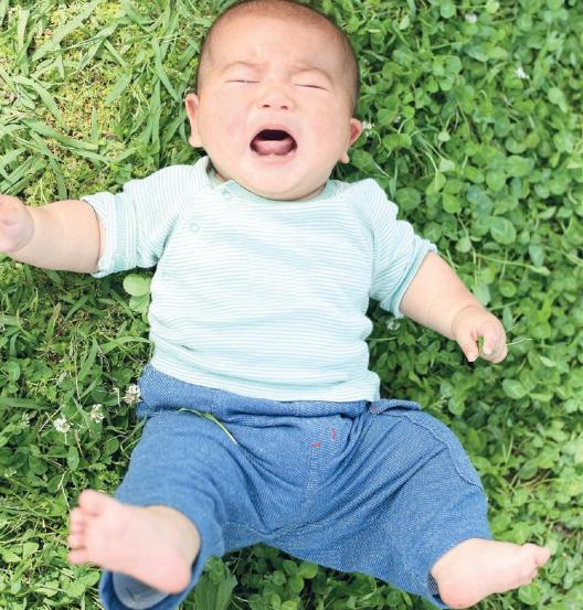 孩子太倔强，撒泼打滚什么都不听？试试这几个步骤，让他安静下来