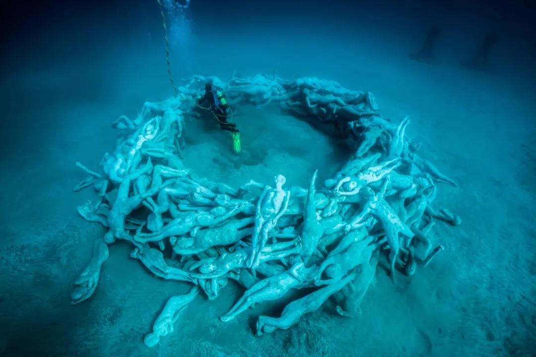 地球的雕塑,地球上的奇异建筑