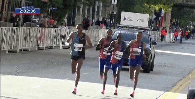 “吐出来”还是“咽下去”？关于足球和口水的那些事