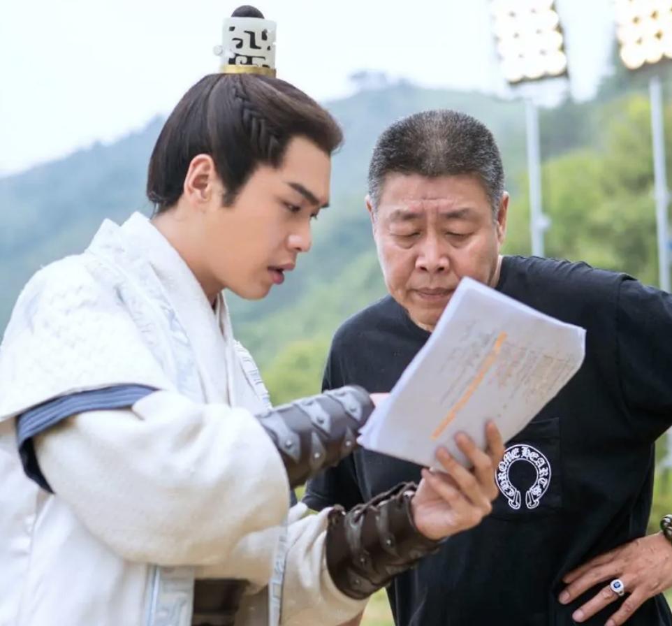 一年内爸妈相继去世的明星,一个明星亲人接连去世