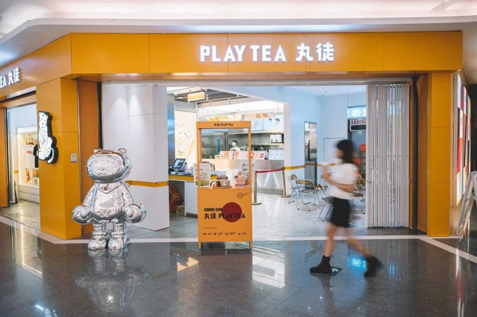 椰椰奶冻茶，会抖臀！1秒卖出1000+杯，有人开货拉拉来买…