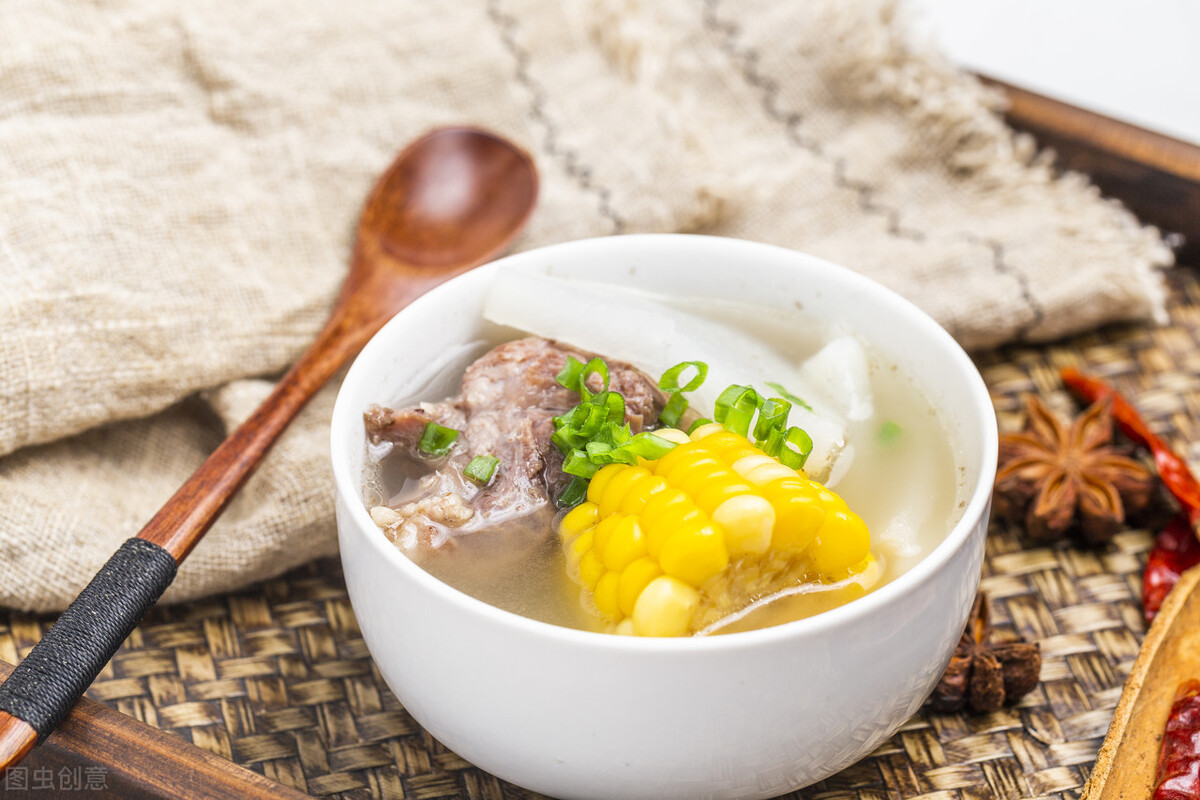 骨头汤对宝宝有没有营养,经常汤泡饭给宝宝吃会怎么样