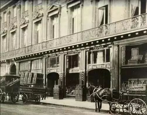 lv箱子能修吗,lv古董箱子沉底