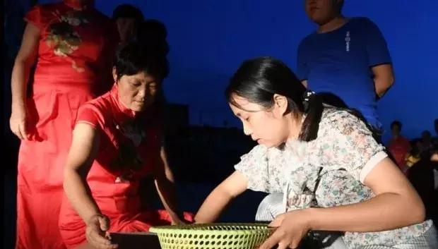 我在十八线小村当大V：一年网购金额超全国99.9%的人