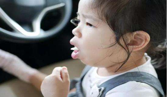 宝宝被鱼刺卡住喉咙挂什么科,宝宝被鱼刺卡住怎么办一直流口水