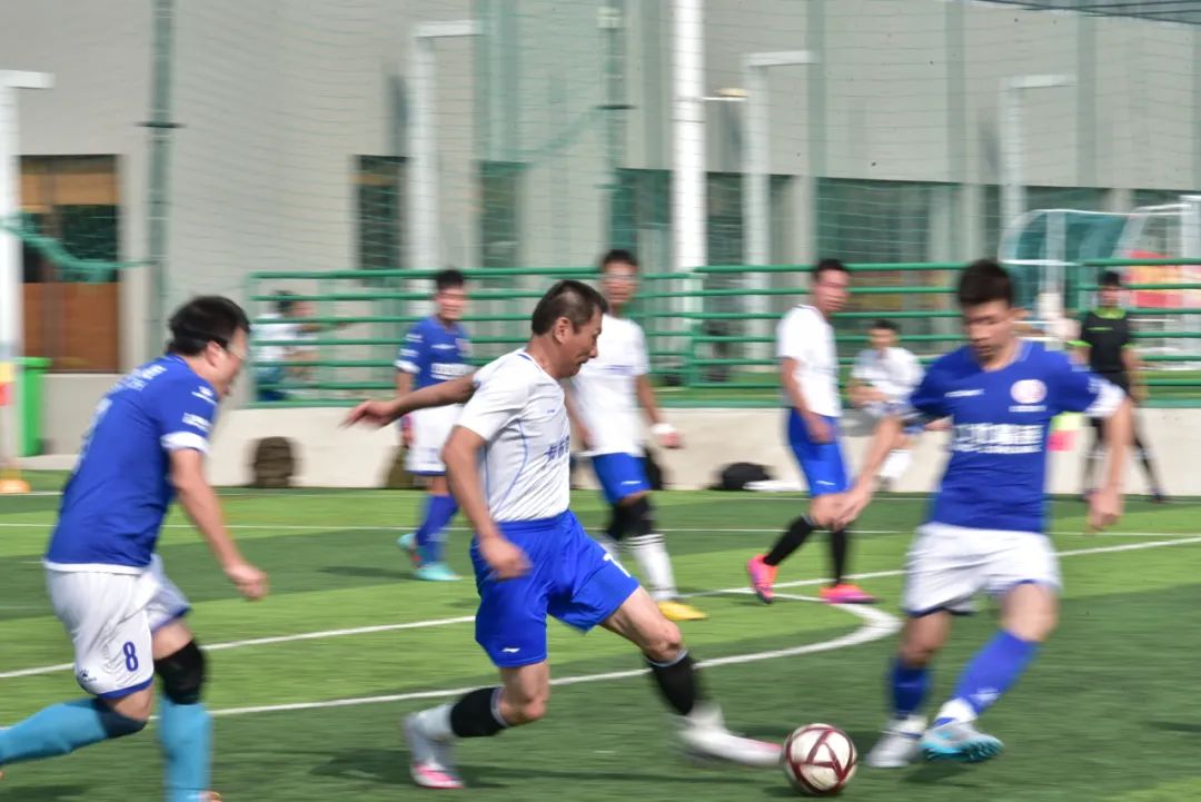 足球不仅仅是足球,中年人的足球已不仅仅是足球