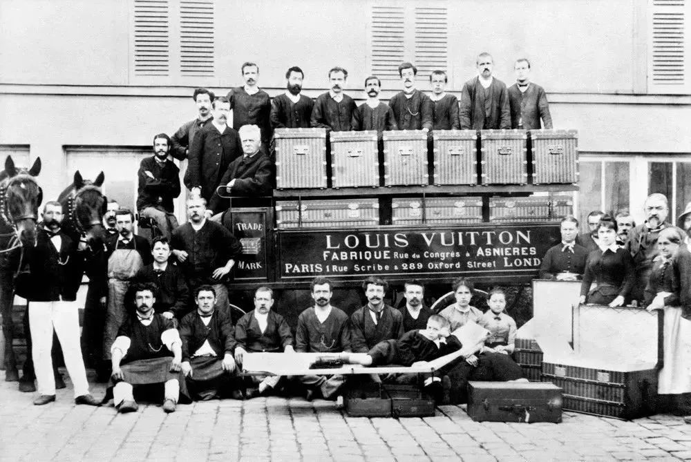 lv老板的旗下奢侈品,lv创始人豪宅