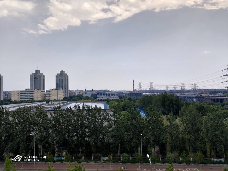 rog游戏手机5用后感受,用了五天的手机卖7500值吗