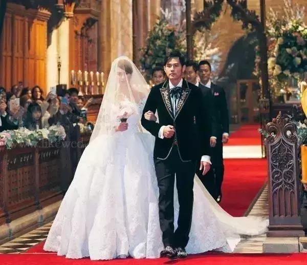 婚纱品牌排行榜国外,新娘挑选婚纱必知的十大品牌