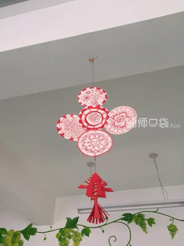 幼儿园元旦新年吊饰环创简单好看,幼儿园元旦墙面挂饰环创