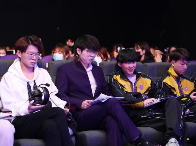 久哲离开hero,王者荣耀hero久竞久哲离开了吗