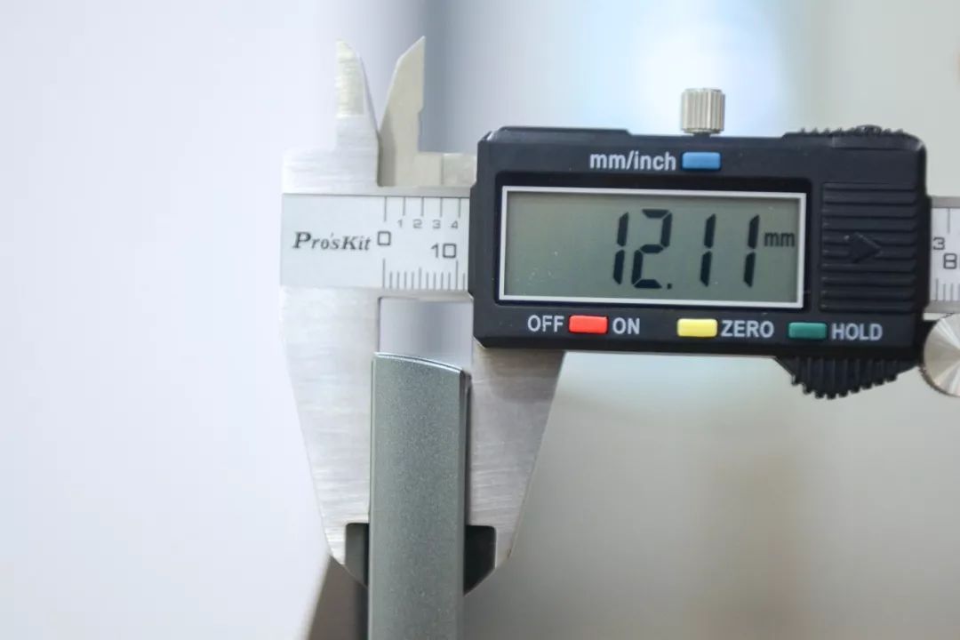 2799元65寸的小米电视,29999元一百寸电视