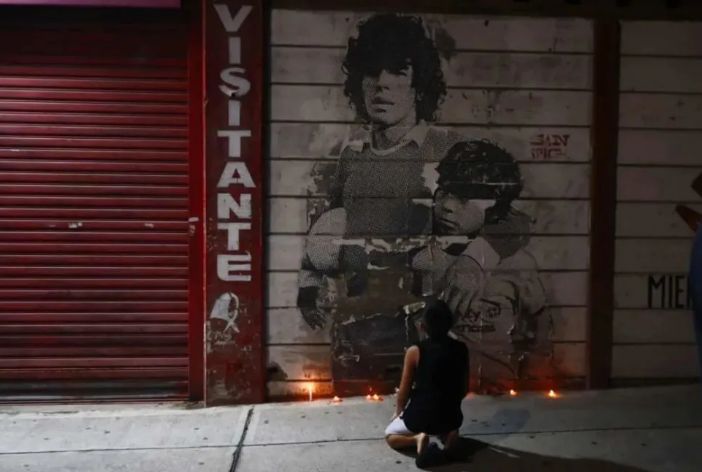 马拉多纳上帝之手拿冠军了吗,马拉多纳是梅西的什么人