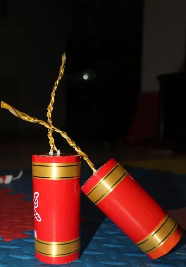 元旦节手工纸灯笼鞭炮,元旦手工立体鞭炮