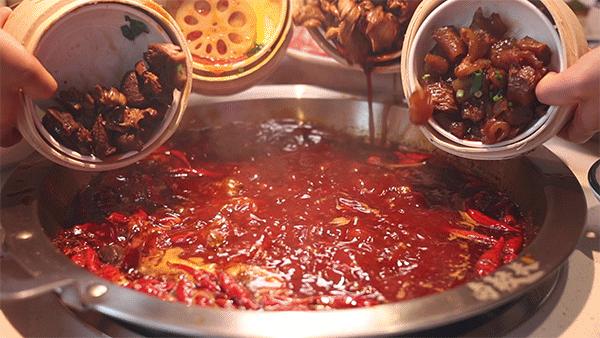 等位2000桌的“卤校长”杀进人广！女生来，免费吃