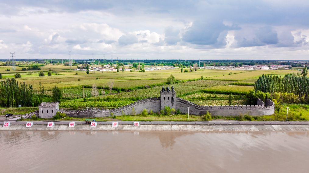 她是滔滔千里黄河的宠儿,阴山之下、河套之上的掌上明珠