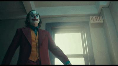 它因为尺度太大，被美国人*制抵**上映，“小丑”终将成为经典