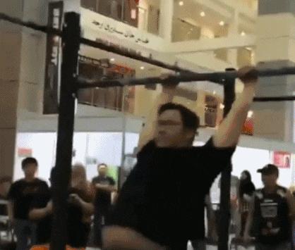 “网上买了件*男猛**T恤后?”哈哈哈哈快停止散发你的魅力吧