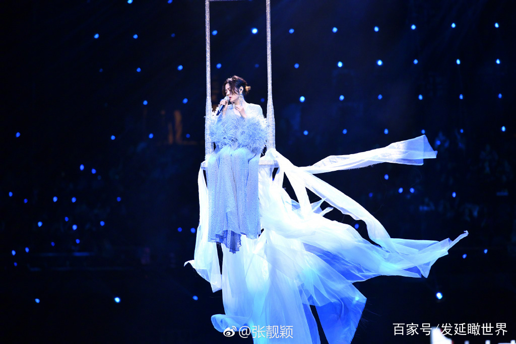 被誉为“海豚公主”，更让王思聪打call的她，却错爱了渣男15年……