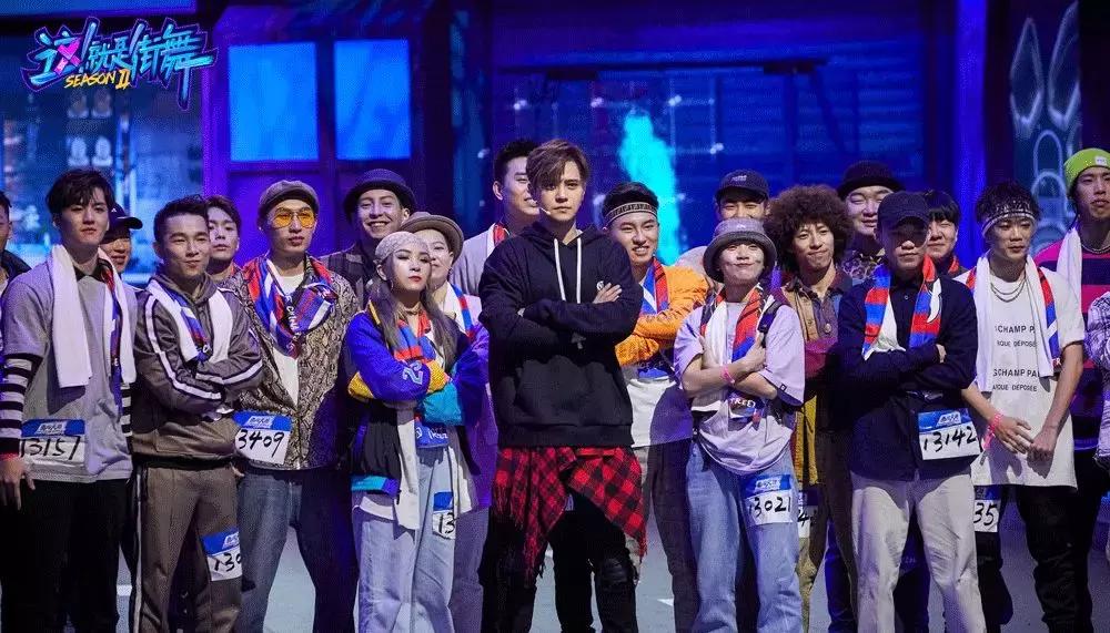 易烊千玺被低估，罗志祥黑暗十年：坚持，比努力更可怕