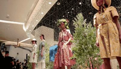 这个品牌把星空搬进店里，路过的人都大呼：太惊艳了