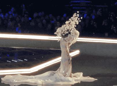 窦骁和奚梦瑶分家产画面,窦骁情路坎坷与奚梦瑶