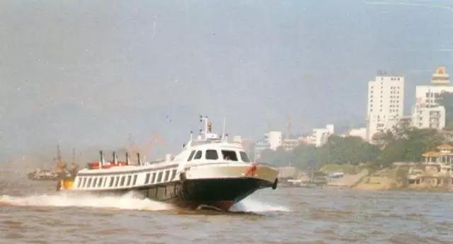 搭过这种船的梧州人,都已经老了!好好珍藏吧!你搭过吗?