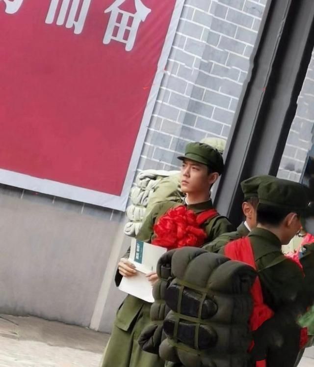 鑲栨垬鏂扮患鑹哄厓姘旀弧婊$殑,鑲栨垬绌洪檷鐑悳鍚稿紩鐑害