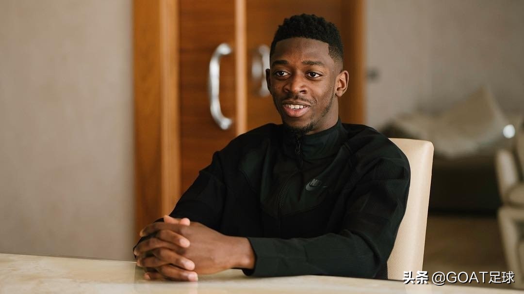 是游戏不香了嘛？网瘾少年登贝莱养伤期间撩妹，香球王也开窍了