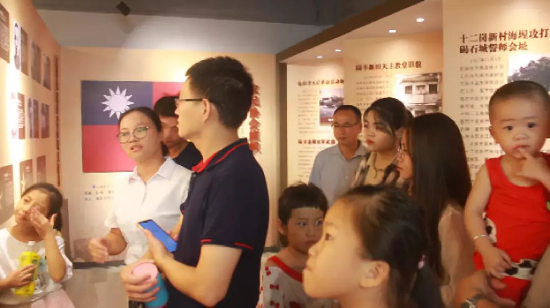 缇庝附鍜岃皭涔℃潙鎸叴,鍏夊僵閫愭ⅵ