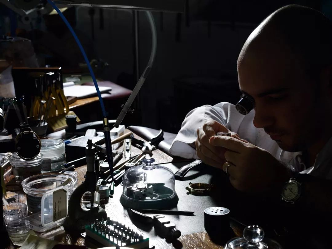 复杂功能腕表是不是容易出故障,腕表的维修问题