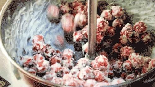 天津特色美食天津煎饼果子 (天津风味小吃三绝)