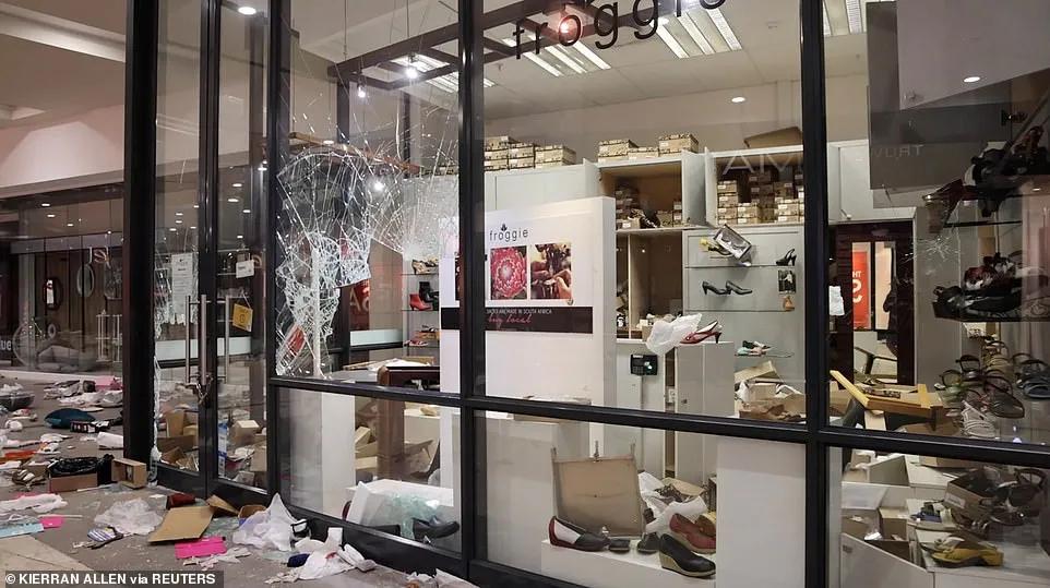 南非全国进入灾难状态的场面,南非大事件