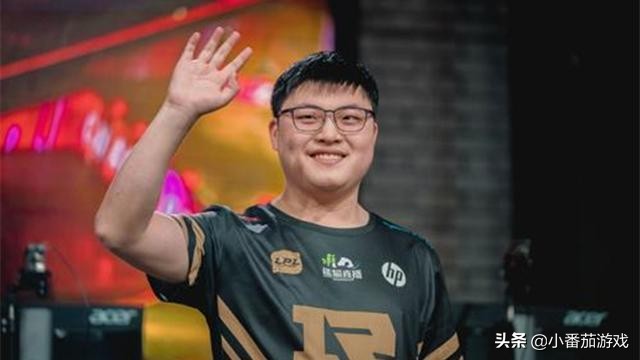 faker切屏玩卡牌,faker切屏并且躲ez