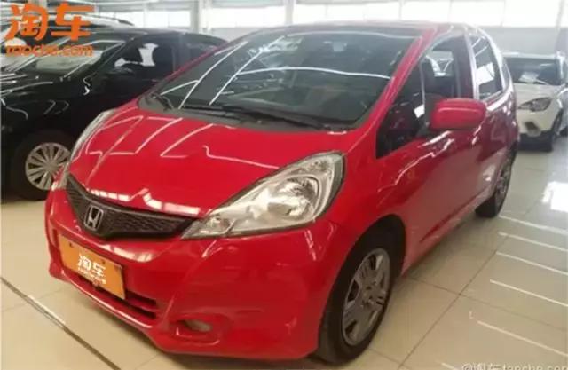 月薪3500适用，这4款代步小车“墙裂”推荐！养车无压力