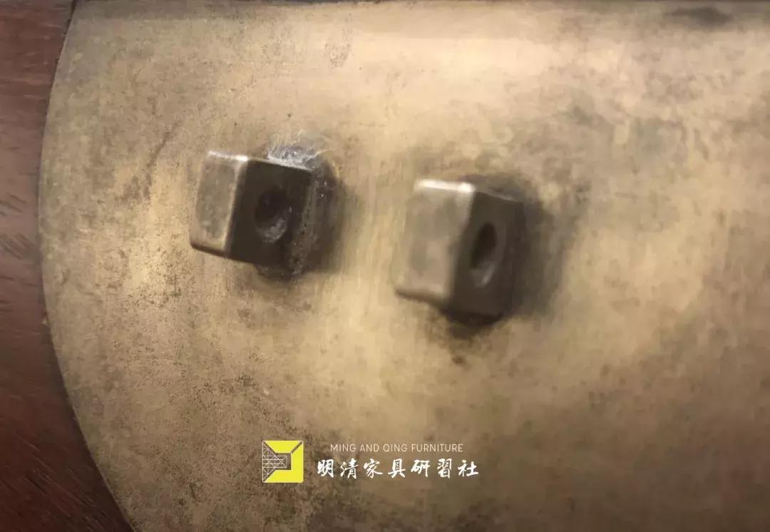 明清家具展厅灯光设计,明清家具铜蝙蝠配饰