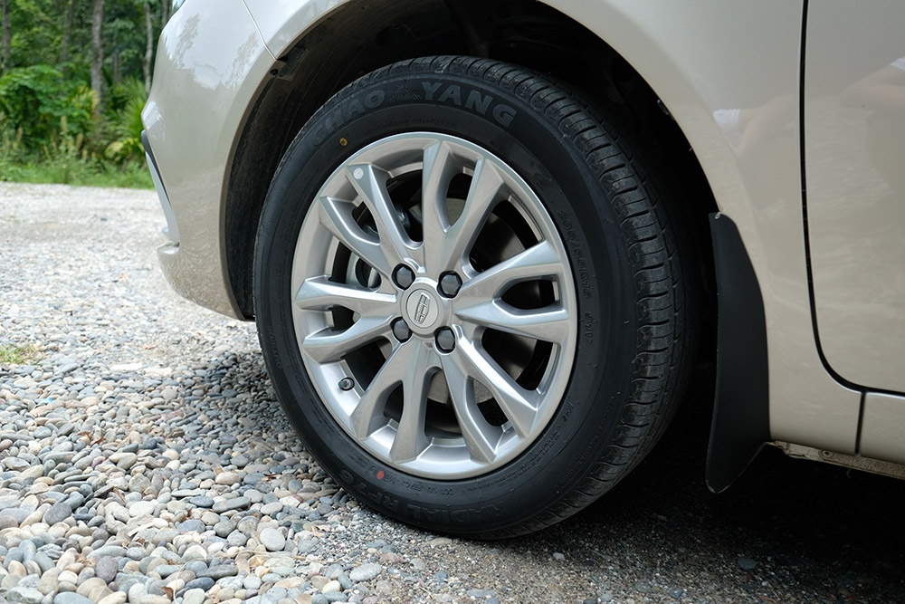 人生的第一台汽车？试驾吉利远景家族