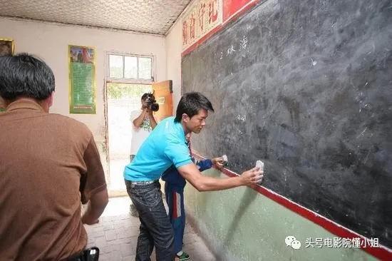 周星驰为医生打气,周星驰给医护人员打气