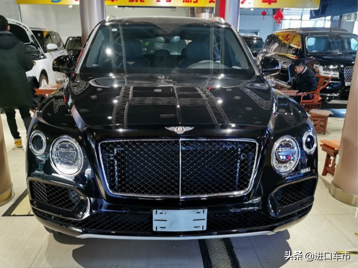 2021款宾利添越顶尖豪华suv的宝座,宾利添越suv落地价多少