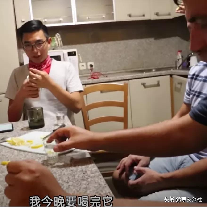 外国人第一次喝中国茅台酒反应,茅台飞天品鉴感受