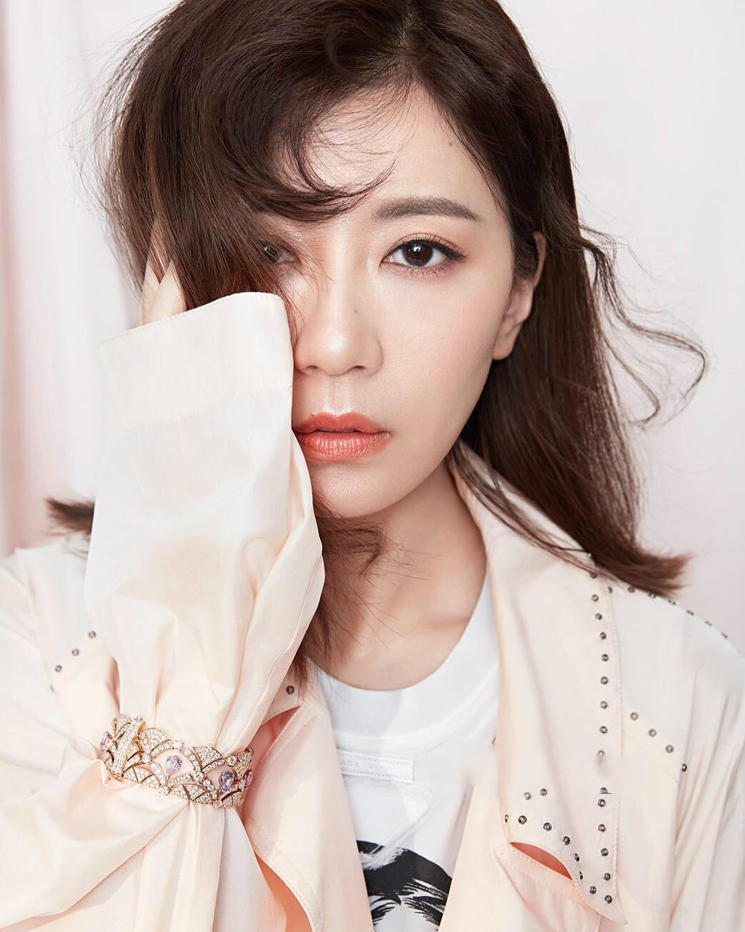 既是狐狸眼又是丹凤眼是什么眼,丹凤眼和狐狸眼和桃花眼什么样子