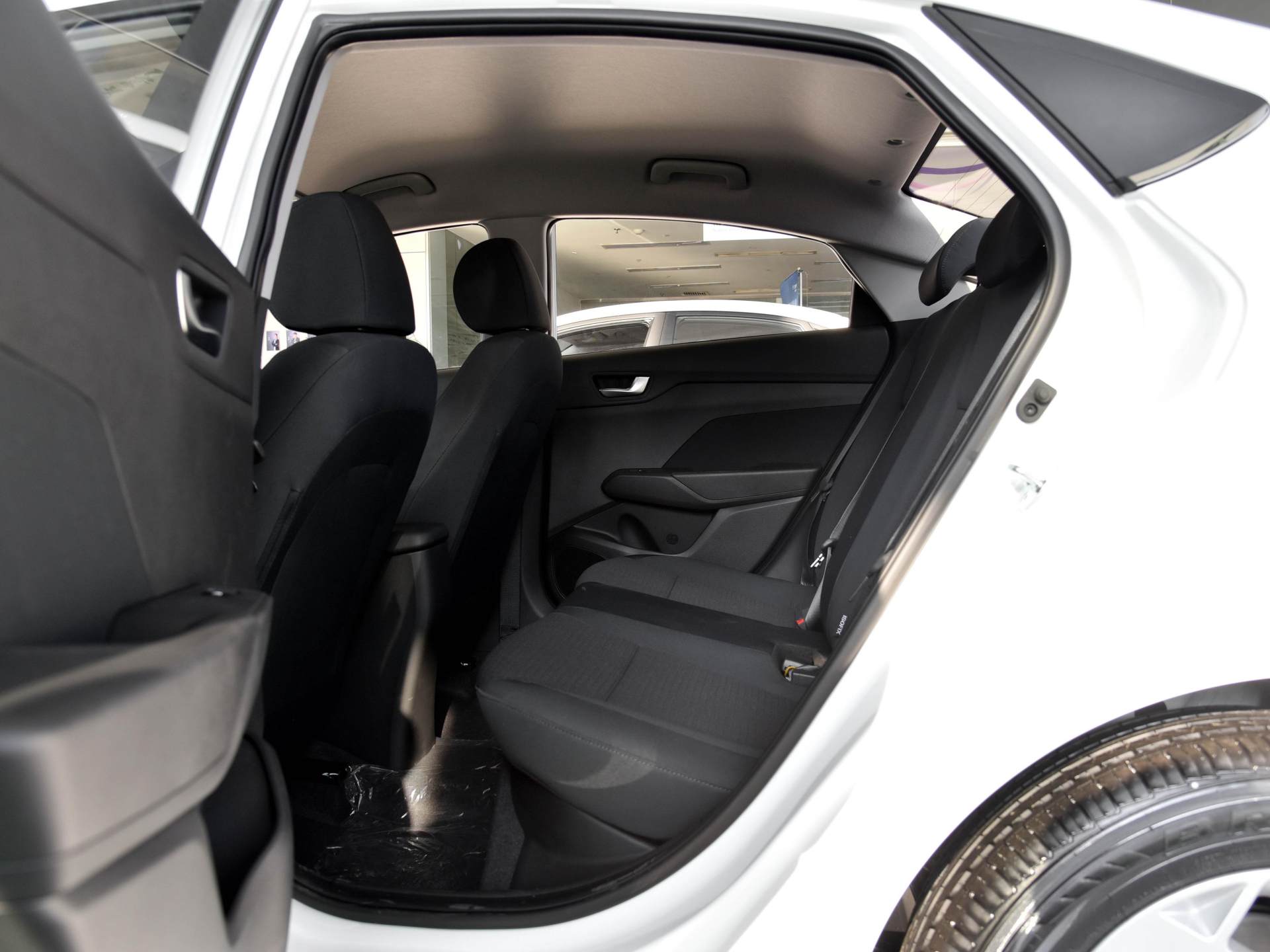 合资车白菜价,17年现代悦纳两厢价格