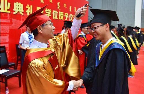 真实的大学生活是什么样?别再被高中老师“欺骗”了