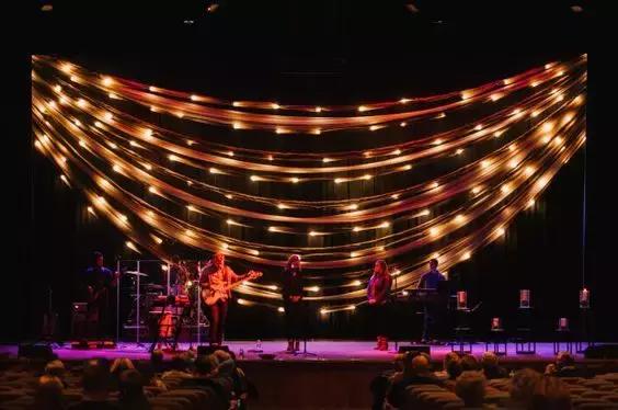 成都这个“国潮风”宝藏地，小长假七天乐，百威啤酒19.9元任性喝