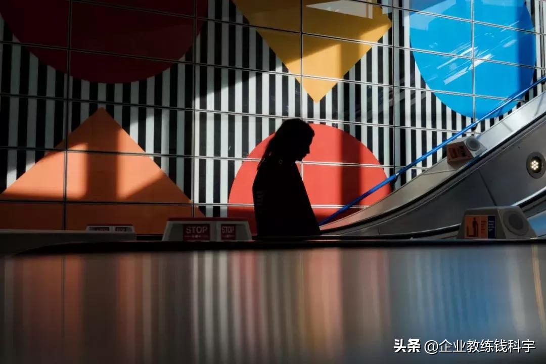 退市破产曾经的鞋王,一代鞋王宣告破产的背后