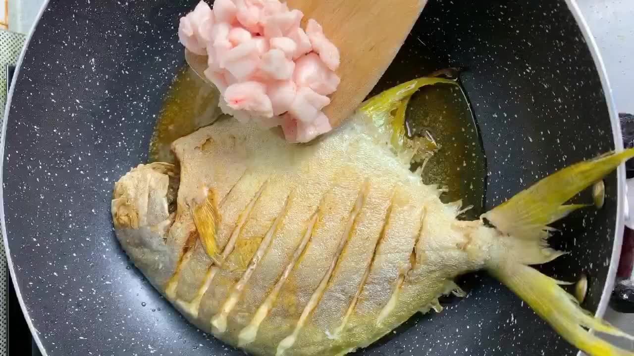 鲳鱼经典菜品之干烧鲳鱼怎么做,干烧鲳鱼怎么做好吃又简单家常的