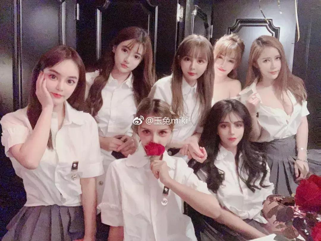 丁小芹被判3年？左岸潇和范冰冰合作？夏媛生日网红扎堆？