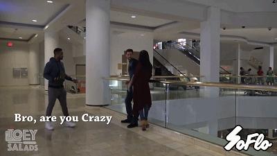 王俊凯摸易烊千玺的手的视频,王俊凯摸易烊千玺的手